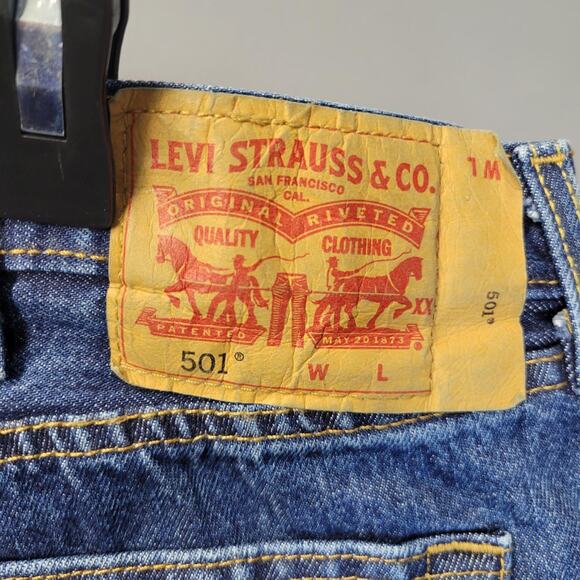 Levis 501 Jeans Mens 48x34 Blue Denim Straight Leg Button Fly Original Classic - Picture 2 of 16